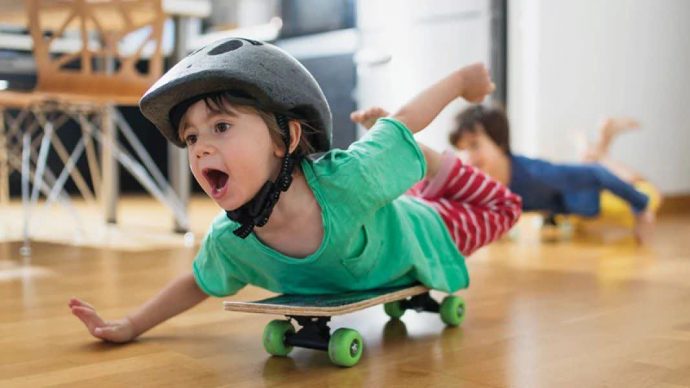 بیش فعالی کودکان چیست و چگونه خود را نشان می دهد